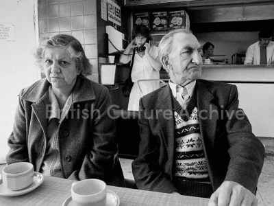 Couple in the Pier Head Cafe - Rob Bremner - Print