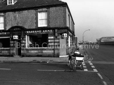 Wassand Arms, Hull, 1976 by Luis Bustamante.